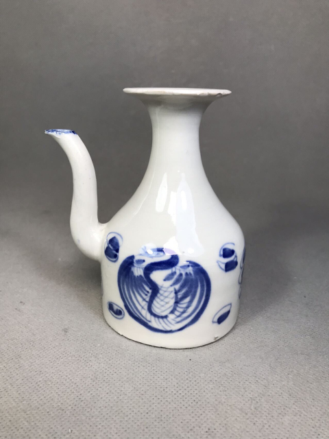 古玩陶瓷（晚清）青花團鳳紋油壺拍賣，當前價格0元
