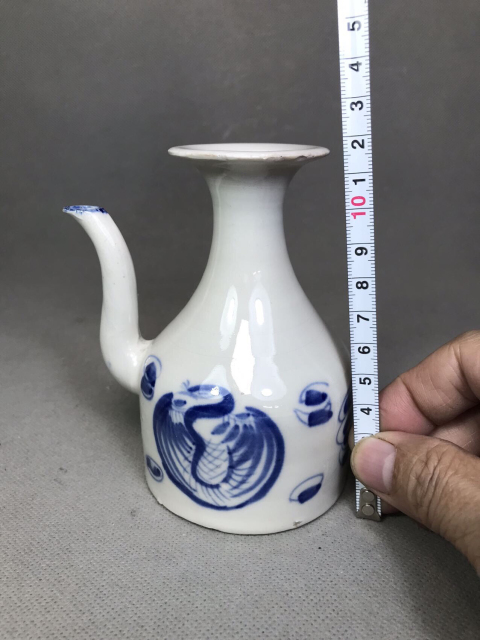 古玩陶瓷（晚清）青花團鳳紋油壺拍賣，當前價格0元