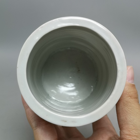 古玩陶瓷清末民初梅花紋白釉筆筒拍賣,當前價格600元
