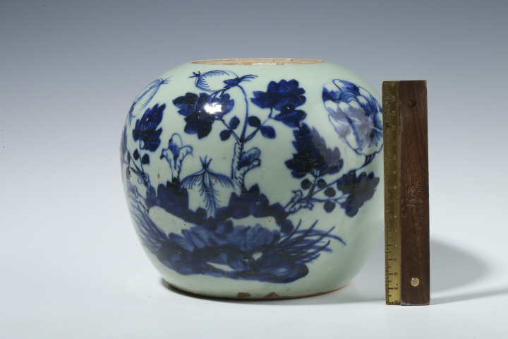 古玩陶瓷清晚·豆青釉青花牡丹紋西瓜罐拍賣，當前價格1242元