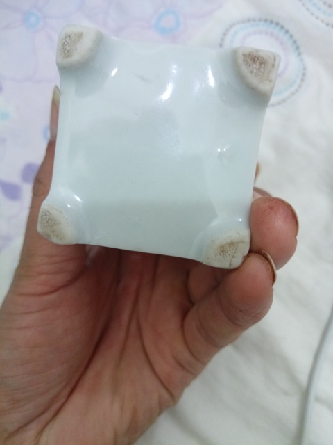 古玩陶瓷民國.白釉鏤空菊花紋筆筒499拍賣,當前價格499元