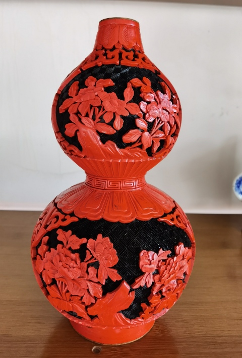 古玩陶瓷剔紅開窗葫蘆瓶拍賣，當前價格2480元
