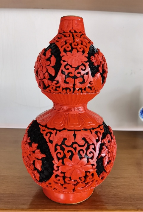 古玩陶瓷剔紅開窗葫蘆瓶拍賣，當前價格2480元