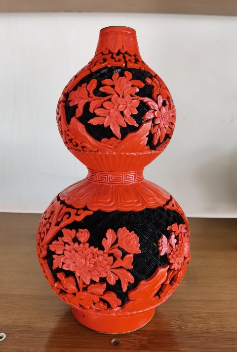 古玩陶瓷剔紅開窗葫蘆瓶拍賣，當前價格2480元