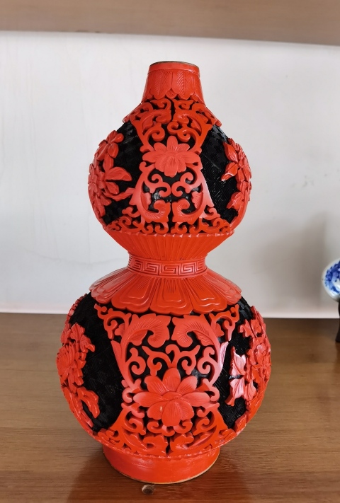 古玩陶瓷剔紅開窗葫蘆瓶拍賣，當前價格2480元
