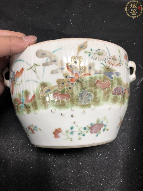 古玩陶瓷清代粉彩蝴蝶海燕紋瓜楞(卷缸)罐拍賣,當前價格1080元