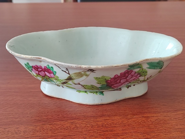 古玩陶瓷民國(guó)?花鳥(niǎo)紋海棠貢碗拍賣(mài),當(dāng)前價(jià)格888元