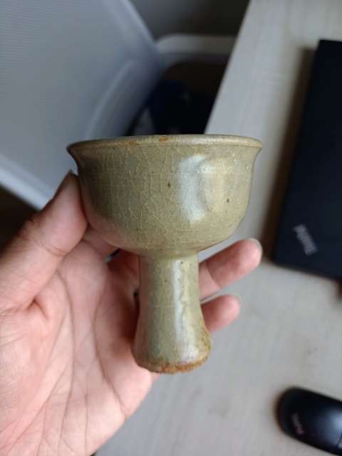 古玩陶瓷元末明初·龍泉青瓷高足杯拍賣(mài)，當(dāng)前價(jià)格2300元