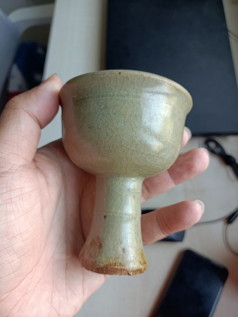 古玩陶瓷元末明初·龍泉青瓷高足杯拍賣(mài)，當(dāng)前價(jià)格2300元