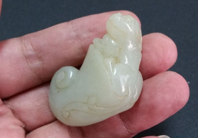 古玩玉器和田玉雕“瑞獸”把件拍賣,當(dāng)前價(jià)格528元