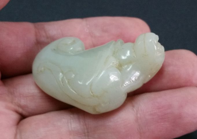 古玩玉器和田玉雕“瑞獸”把件拍賣,當(dāng)前價(jià)格528元