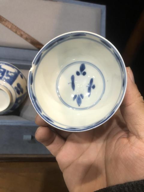 古玩陶瓷清-康熙-開窗花卉紋-圓口杯一對拍賣,當(dāng)前價格1380元