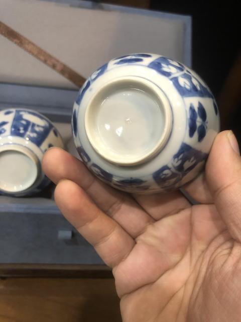 古玩陶瓷清-康熙-開窗花卉紋-圓口杯一對拍賣,當(dāng)前價格1380元