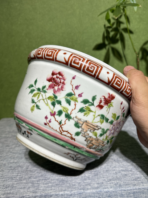 古玩陶瓷清代同治粉彩花卉紋花盆拍賣,當前價格8800元