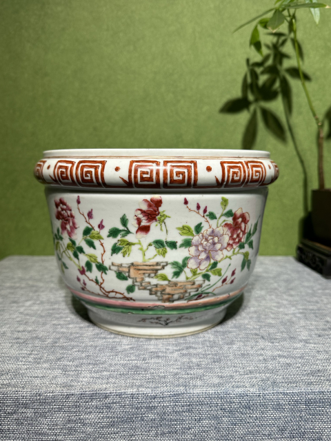 古玩陶瓷清代同治粉彩花卉紋花盆拍賣,當前價格8800元