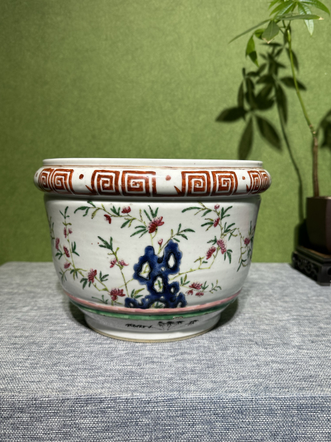 古玩陶瓷清代同治粉彩花卉紋花盆拍賣,當前價格8800元