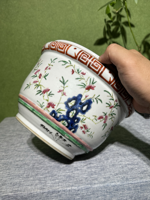 古玩陶瓷清代同治粉彩花卉紋花盆拍賣,當前價格8800元
