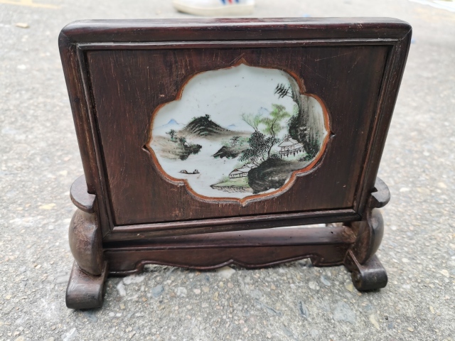 古玩陶瓷粉彩山水插屏拍賣，當(dāng)前價(jià)格2000元