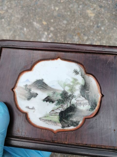 古玩陶瓷粉彩山水插屏拍賣，當(dāng)前價(jià)格2000元