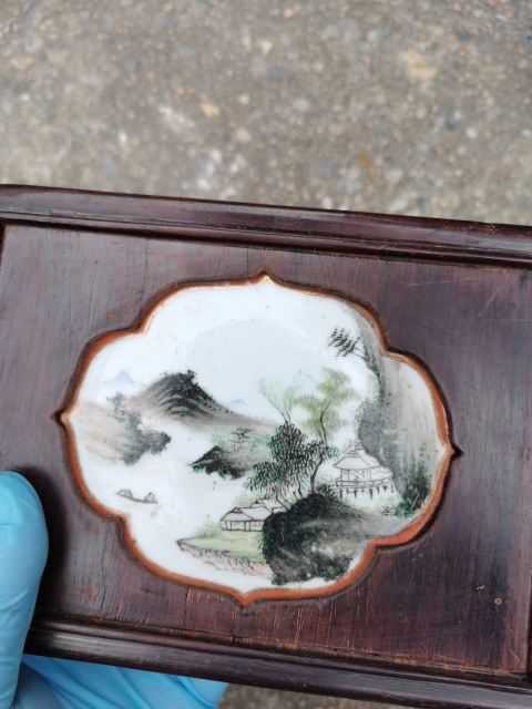古玩陶瓷粉彩山水插屏拍賣，當(dāng)前價(jià)格2000元