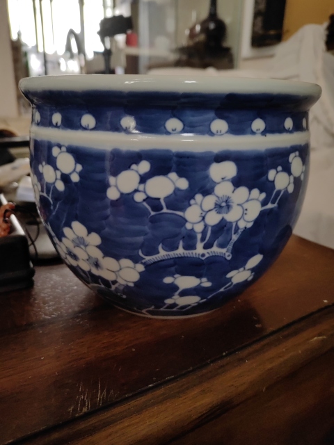古玩陶瓷梅紋青花缸拍賣,當前價格6800元