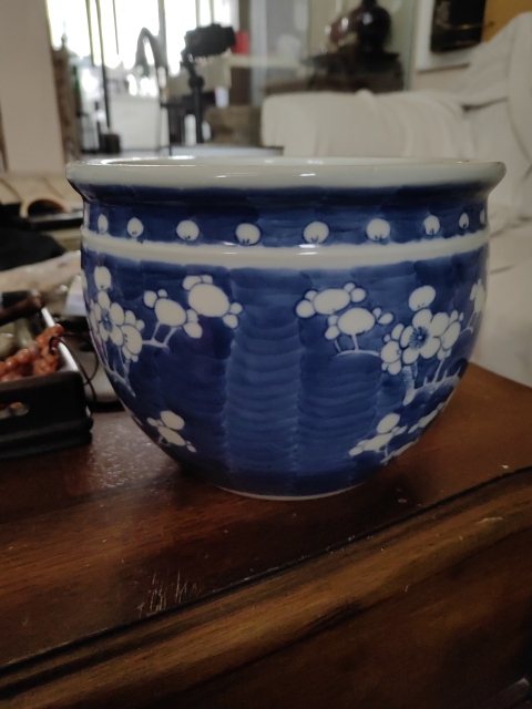 古玩陶瓷梅紋青花缸拍賣,當前價格6800元