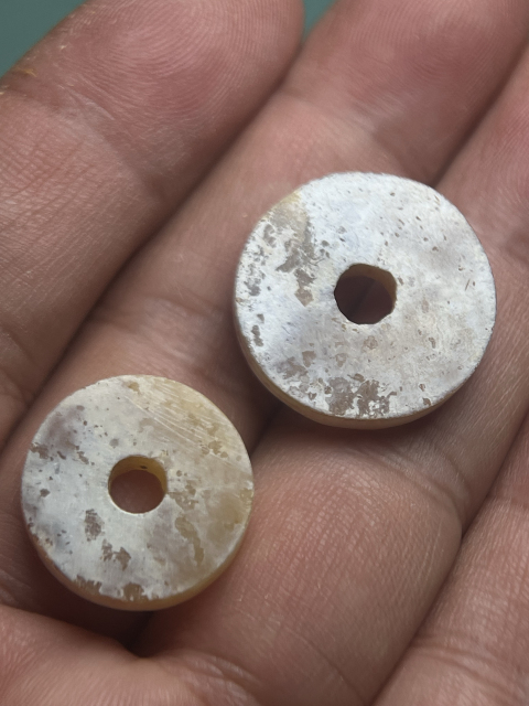 古玩玉器漢代和田玉素璧：四枚拍賣，當前價格36000元