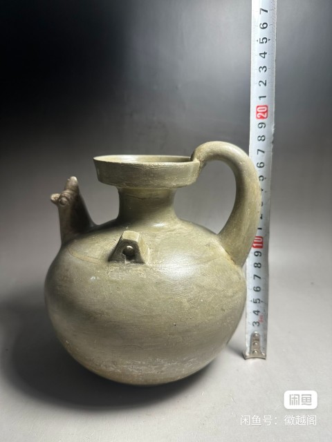 古玩陶瓷越窯青瓷雞首壺，注意品相拍賣，當(dāng)前價(jià)格99993元