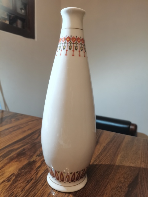 古玩陶瓷粉彩貼花山水人物酒瓶拍賣,當前價格198元