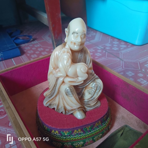 古玩雜項(xiàng)壽山石擺件拍賣，當(dāng)前價格1990元