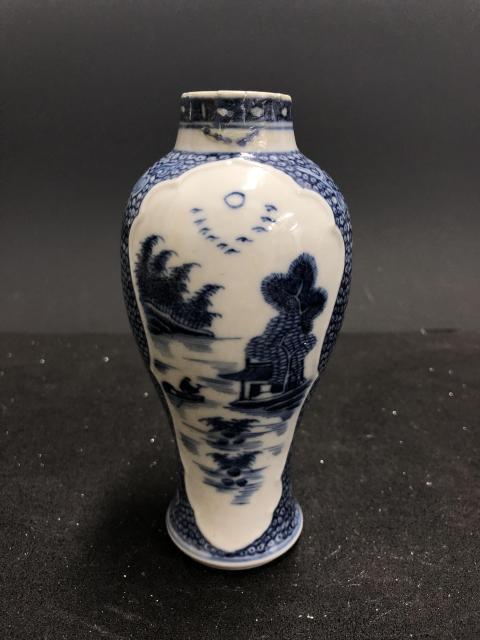 古玩陶瓷清乾隆(己保真)青花開窗山水樓閣人物故事紋雞腿瓶拍賣,當前價格1280元