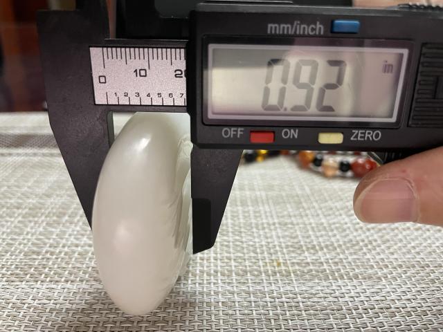 古玩玉器和田玉雕“年年有余”掛件拍賣,當前價格800元