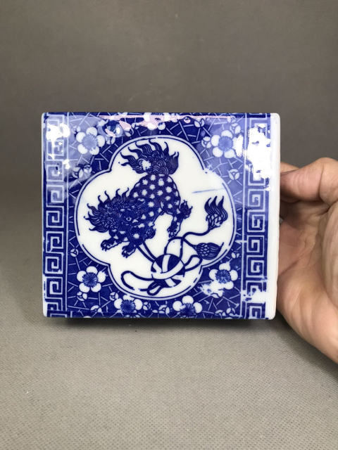 古玩陶瓷青花獅子滾繡球紋手枕拍賣,當前價格0元