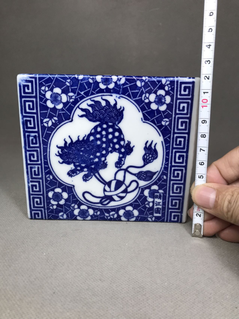 古玩陶瓷青花獅子滾繡球紋手枕拍賣,當前價格0元