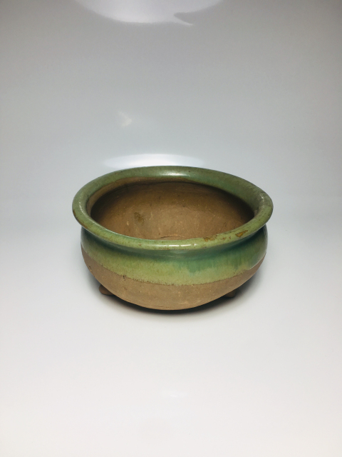 古玩陶瓷綠釉三足香爐拍賣,當前價格0元