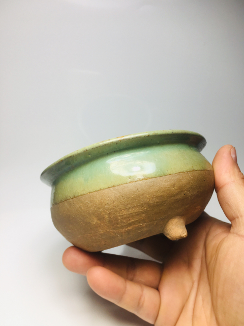 古玩陶瓷綠釉三足香爐拍賣,當前價格0元