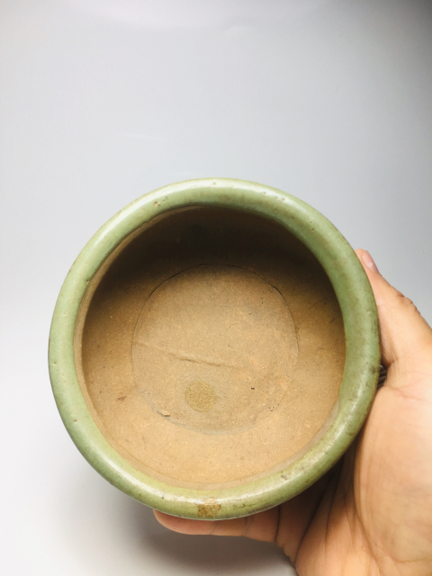 古玩陶瓷綠釉三足香爐拍賣,當前價格0元