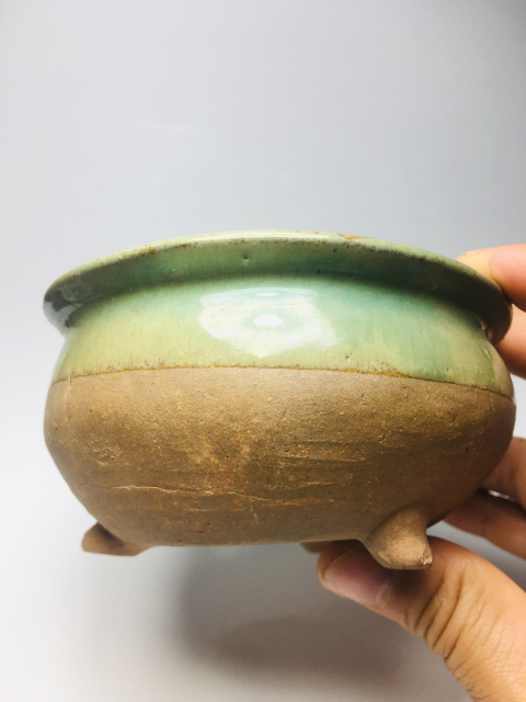 古玩陶瓷綠釉三足香爐拍賣,當前價格0元