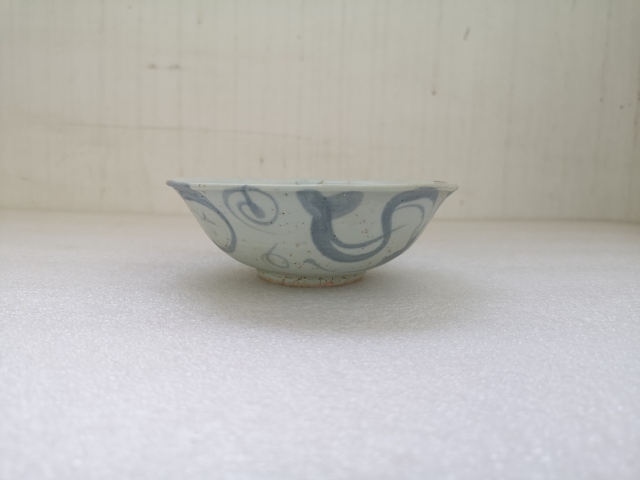古玩陶瓷云氣紋青花碗拍賣,當前價格1200元