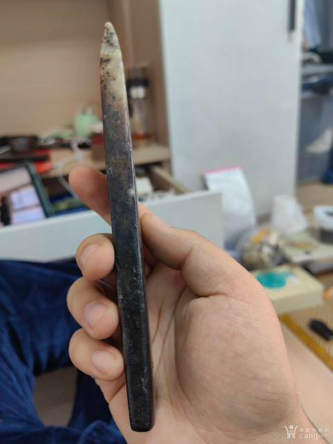 古玩玉器素紋玉錛（新打孔）拍賣，當(dāng)前價格99999元