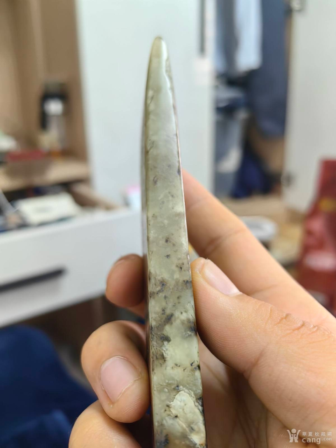 古玩玉器素紋玉錛（新打孔）拍賣，當(dāng)前價格99999元