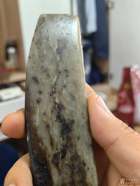 古玩玉器素紋玉錛（新打孔）拍賣，當(dāng)前價格99999元