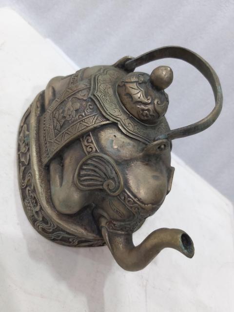 古玩雜項(xiàng)提梁壺拍賣(mài),當(dāng)前價(jià)格888元