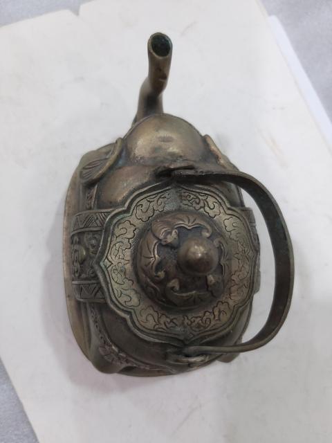 古玩雜項(xiàng)提梁壺拍賣(mài),當(dāng)前價(jià)格888元