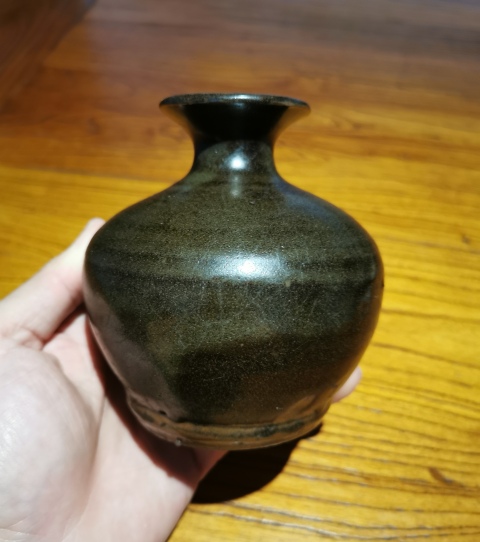 古玩陶瓷【瓶中皇后】茶葉末釉小撇口瓶拍賣,當(dāng)前價(jià)格399元