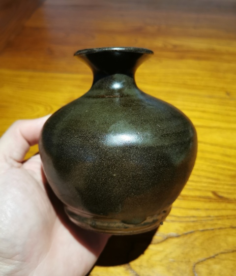 古玩陶瓷【瓶中皇后】茶葉末釉小撇口瓶拍賣,當(dāng)前價(jià)格399元