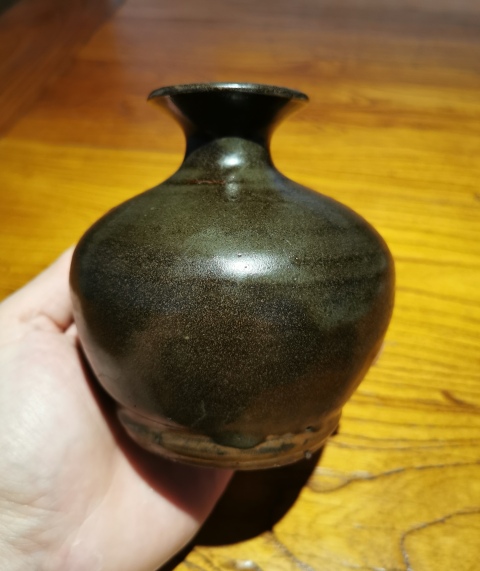 古玩陶瓷【瓶中皇后】茶葉末釉小撇口瓶拍賣,當(dāng)前價(jià)格399元