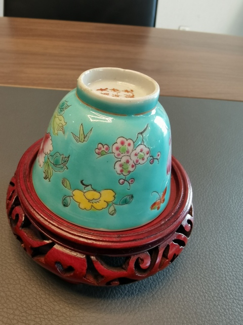 古玩陶瓷大清光緒年製官窯款松石綠釉粉彩折枝花卉紋仰鐘杯拍賣,當前價格880元