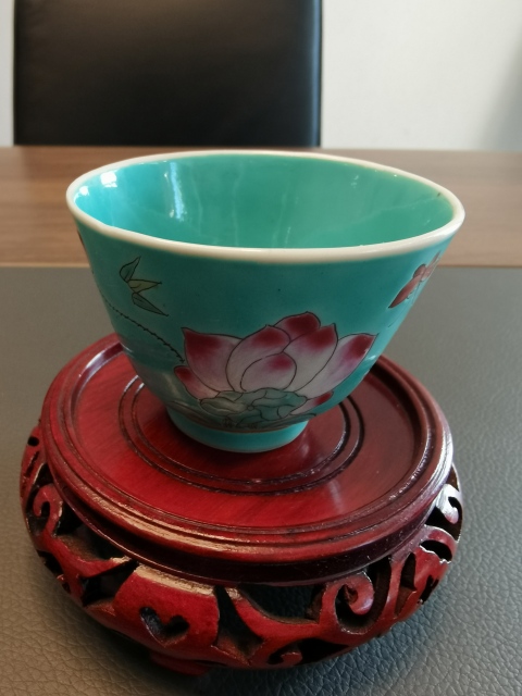 古玩陶瓷大清光緒年製官窯款松石綠釉粉彩折枝花卉紋仰鐘杯拍賣,當前價格880元