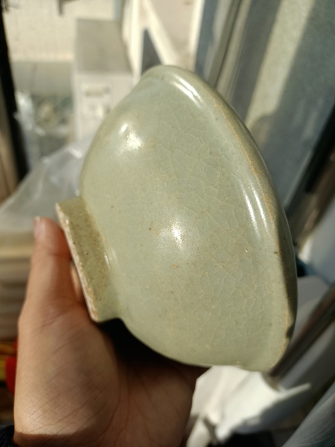 古玩陶瓷元代龍泉青瓷唇口碗拍賣,當(dāng)前價(jià)格1980元